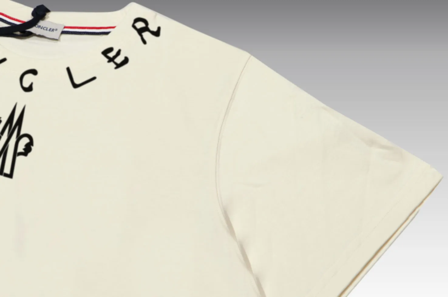 《Moncler~ 》2024New Arrival Quality T , Versatile Quality ！ ‼ 32 250G ‼ ， ， ， ， T 🤪 Sizes：S-M-L-XL-2XL ：Black，White， Same Style